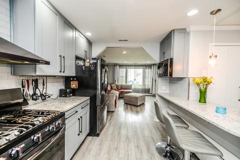 1085 S 3rd Ave, Des Plaines, IL 60016 photo 11