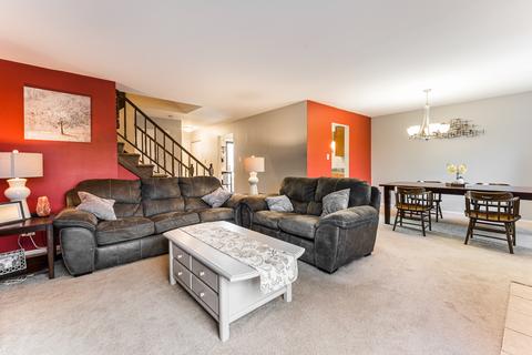 1025 Heathrow Ct, Wheaton, IL 60189 photo 3