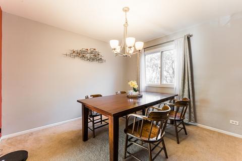 1025 Heathrow Ct, Wheaton, IL 60189 photo 5