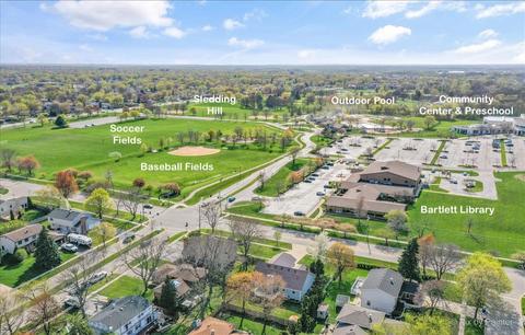 843 Pear Tree Ln, Bartlett, IL 60103 photo 2