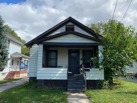 438 Bangs St, Aurora, IL 60505 photo 1
