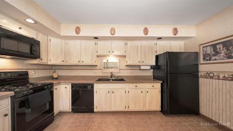 1248 Ridgeway Dr, Elgin, IL 60123 photo 4