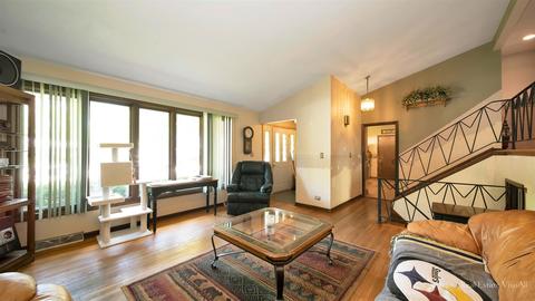 1248 Ridgeway Dr, Elgin, IL 60123 photo 3