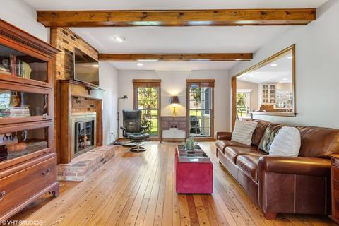 1001 Buckingham Dr, Wheaton, IL 60189 photo 9