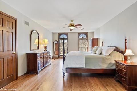1001 Buckingham Dr, Wheaton, IL 60189 photo 15