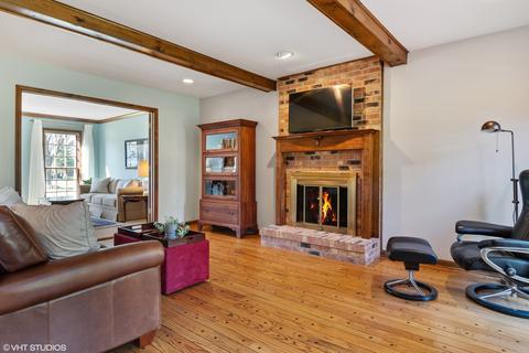 1001 Buckingham Dr, Wheaton, IL 60189 photo 10