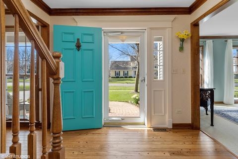 1001 Buckingham Dr, Wheaton, IL 60189 photo 3