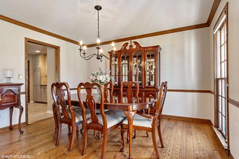 1001 Buckingham Dr, Wheaton, IL 60189 photo 12