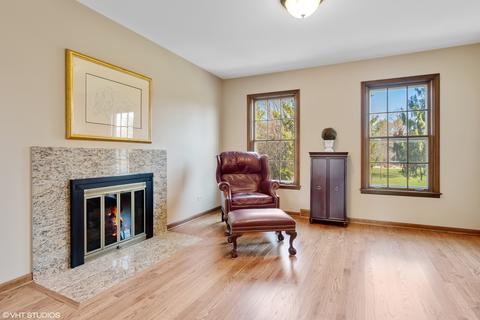 1001 Buckingham Dr, Wheaton, IL 60189 photo 16