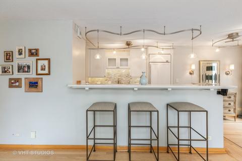 71 E Division St #606, Chicago, IL 60610 photo 10
