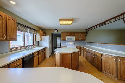 9446 Adeline Rd, Leaf River, IL 61047 photo 17