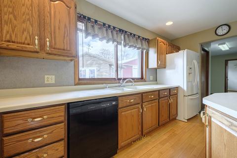 9446 Adeline Rd, Leaf River, IL 61047 photo 15