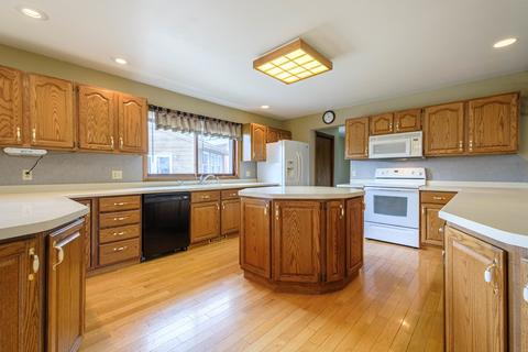 9446 Adeline Rd, Leaf River, IL 61047 photo 14