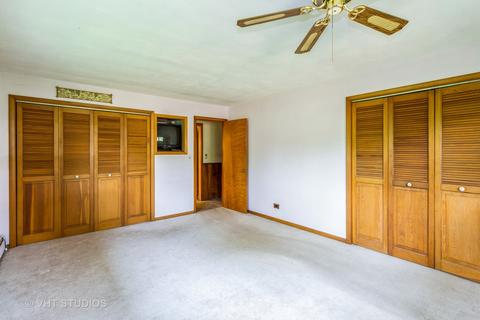 950 Hillcrest Rd, Elgin, IL 60123 photo 7