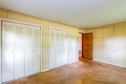 950 Hillcrest Rd, Elgin, IL 60123 photo 9