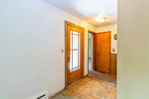 950 Hillcrest Rd, Elgin, IL 60123 photo 3
