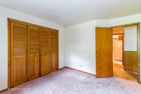 950 Hillcrest Rd, Elgin, IL 60123 photo 10