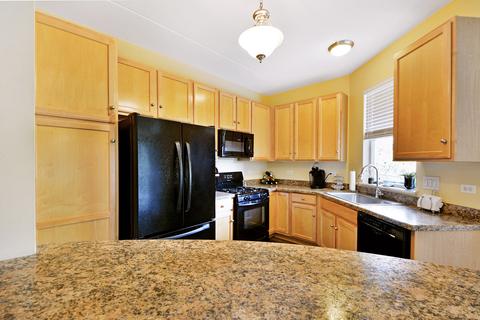 715 Astor Ln #303, Wheeling, IL 60090 photo 10