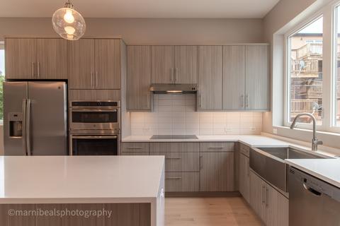1353 E Marquette Rd, Chicago, IL 60637 photo 5