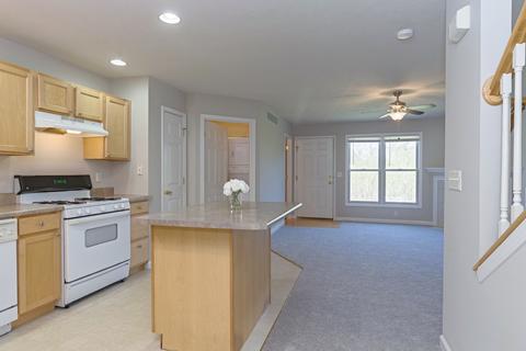1112 Lockenvitz Ln #4, Bloomington, IL 61704 photo 4