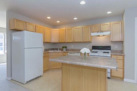 1112 Lockenvitz Ln #4, Bloomington, IL 61704 photo 3