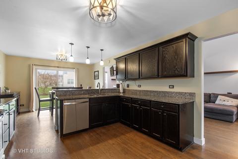 492 Heather Ct, Lindenhurst, IL 60046 photo 8