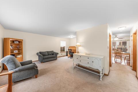 4607 Peacock Ln, Plainfield, IL 60586 photo 3
