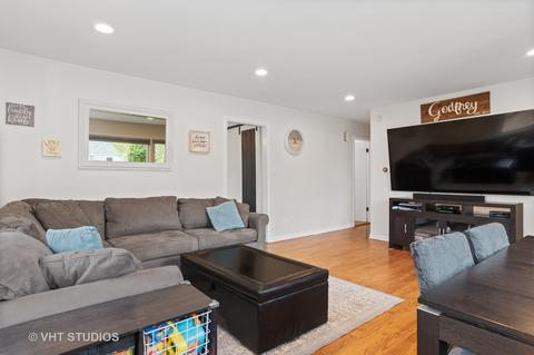 224 N Marion Ave, Bartlett, IL 60103 photo 4