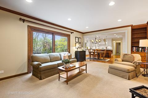 630 Maplewood Dr, Wheaton, IL 60189 photo 6