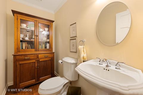 630 Maplewood Dr, Wheaton, IL 60189 photo 14