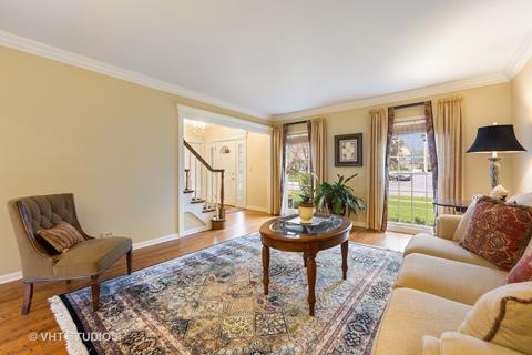 630 Maplewood Dr, Wheaton, IL 60189 photo 8