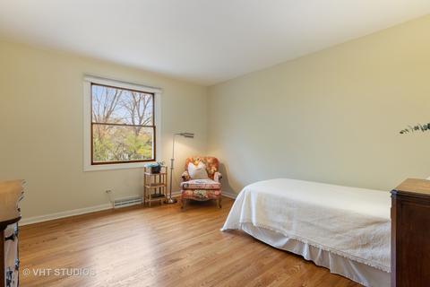 630 Maplewood Dr, Wheaton, IL 60189 photo 24