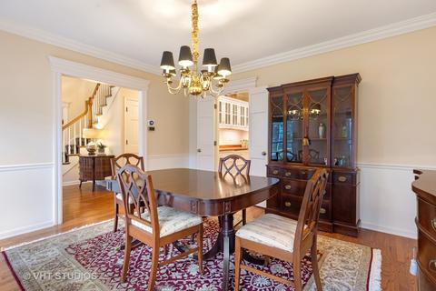 630 Maplewood Dr, Wheaton, IL 60189 photo 12