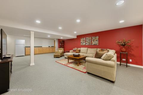 630 Maplewood Dr, Wheaton, IL 60189 photo 27