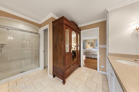 630 Maplewood Dr, Wheaton, IL 60189 photo 20