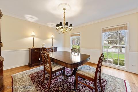 630 Maplewood Dr, Wheaton, IL 60189 photo 11