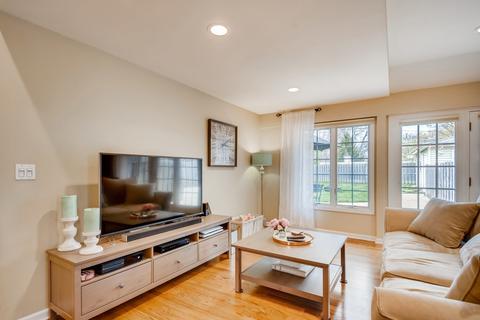 436 E Berry Rd, Barrington, IL 60010 photo 4