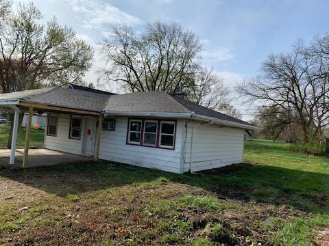 860 E 4000s Rd, Kankakee, IL 60901 photo 3