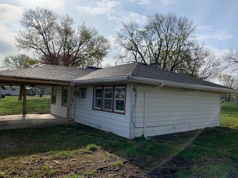 860 E 4000s Rd, Kankakee, IL 60901 photo 5