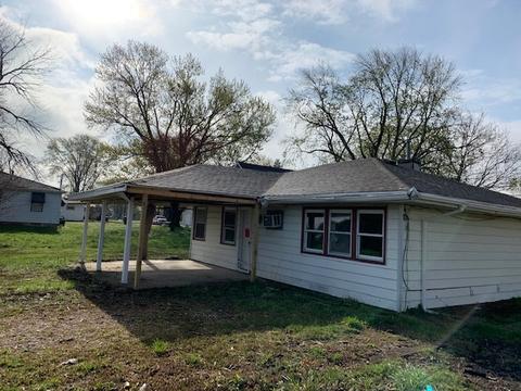 860 E 4000s Rd, Kankakee, IL 60901 photo 4
