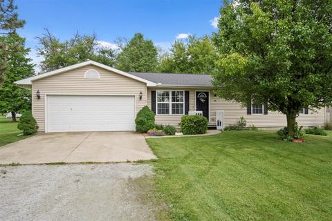 101 S Tipsord St, Arrowsmith, IL 61722 photo 2