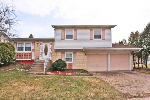 1689 Dover Ct, Hoffman Estates, IL 60192 photo 1