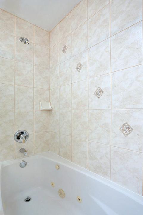 1689 Dover Ct, Hoffman Estates, IL 60192 photo 12