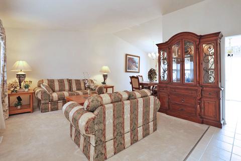 1689 Dover Ct, Hoffman Estates, IL 60192 photo 3