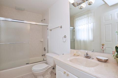 1689 Dover Ct, Hoffman Estates, IL 60192 photo 19