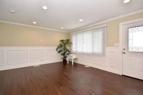 242 W Norman Ln, Wheeling, IL 60090 photo 2
