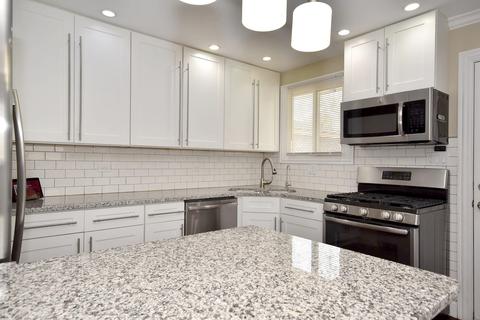 242 W Norman Ln, Wheeling, IL 60090 photo 14