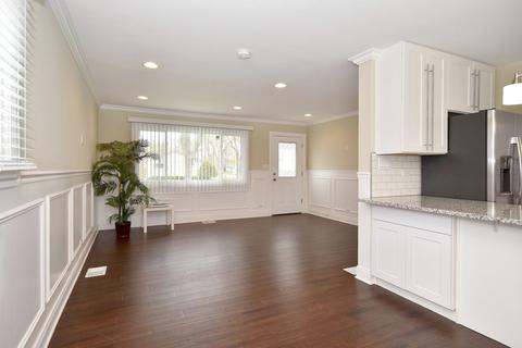 242 W Norman Ln, Wheeling, IL 60090 photo 11