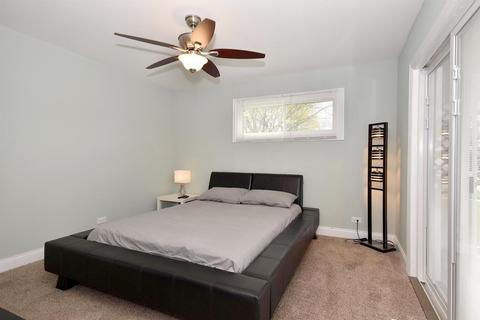 242 W Norman Ln, Wheeling, IL 60090 photo 28