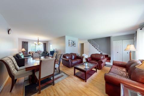8850 Dee Rd, Des Plaines, IL 60016 photo 2